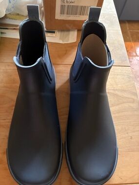 Rocket Dog Rainbow Navy Slip-On Rain Boots sz 9